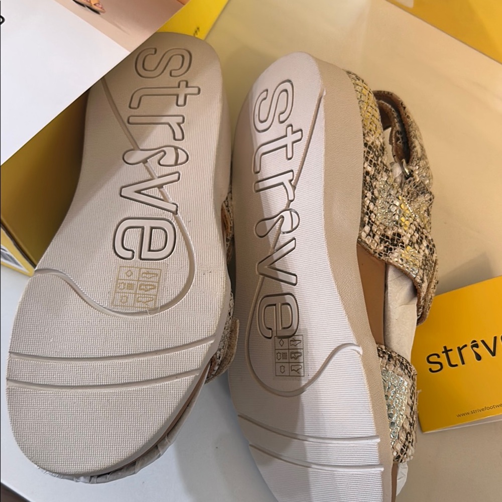 New in box Silver Sandals with Wide Strap - Picture 8 of 10